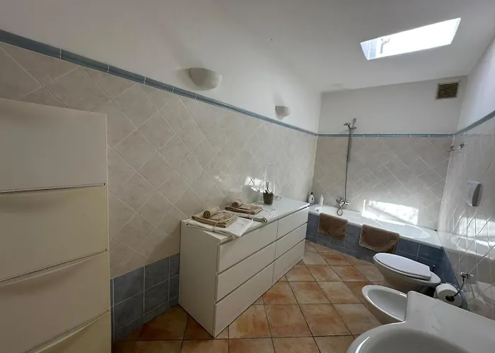 Casetta Con Giardino